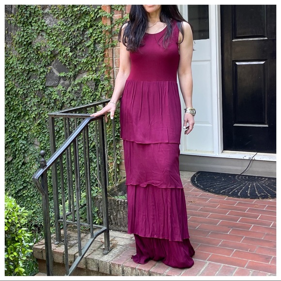 BEAUTIFUL BURGUNDY LAYERED TANK MAXI DRESS - Picture 7 of 9